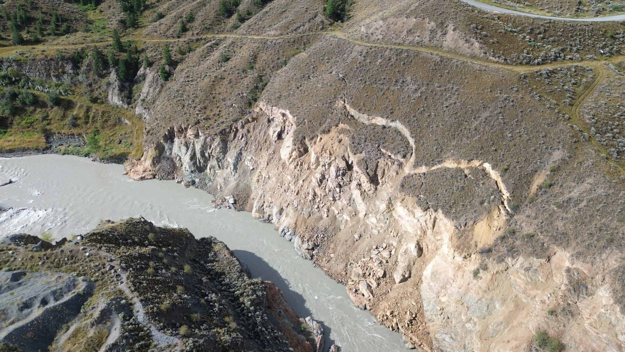 Tension crack that appeared above Farwell Canyon following the Aug 5 breakout flood, resulting in a very high risk of rockfall into the canyon in the short-term, and a high risk of impact to salmon passage (Sep 13, 2025, BGC Engineering).